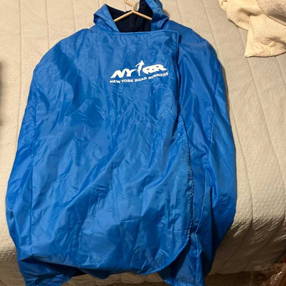 Blue NYRR Poncho with interior lining (post NYC Marathon race poncho)